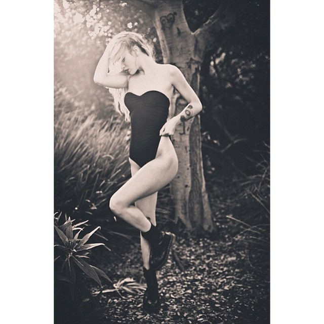 Being a babe @safaree_frenk @americanapparelusa