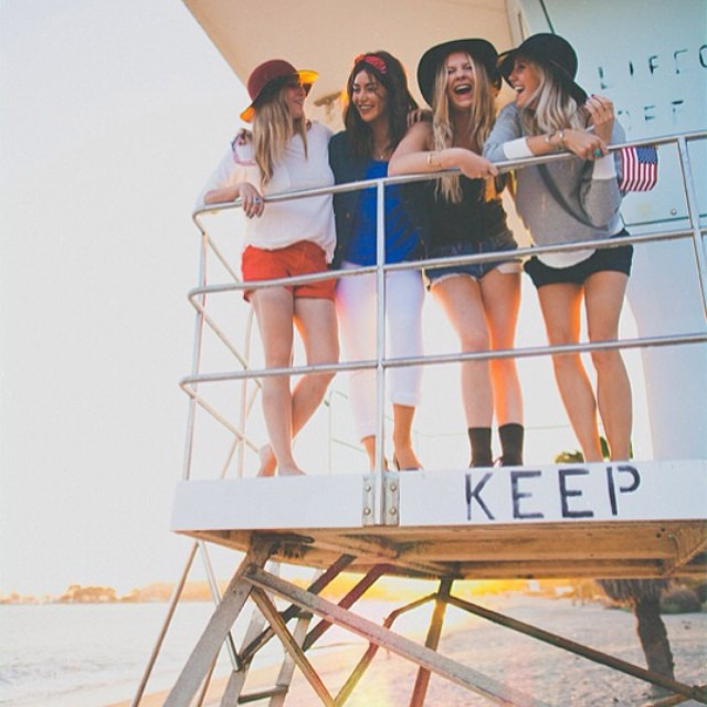 Fun shoot today for @latitudeladies check out their super stylish clothes at http://latitudesupplyco.com @lyssatempco